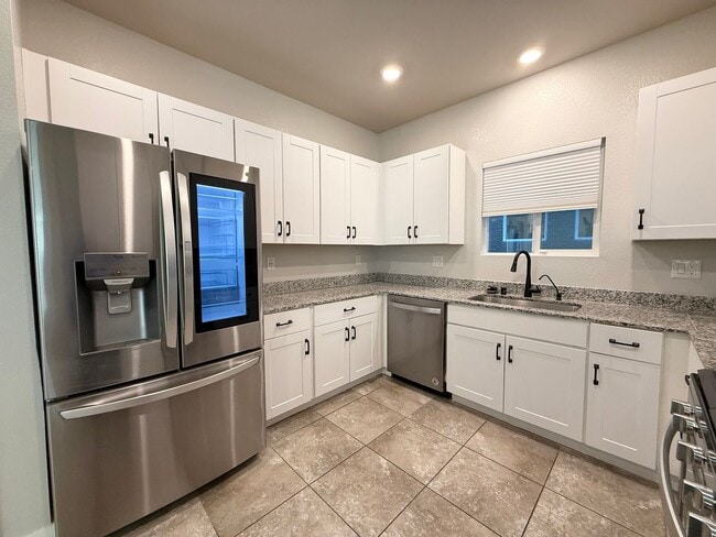 Photo - Modern 4/BD 3/BA Gem in Prime Community with Fresh Updates