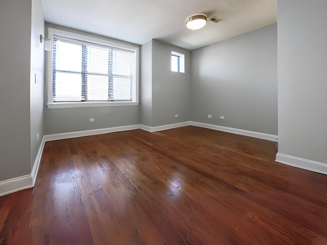 Photo - 4237 S Calumet Ave