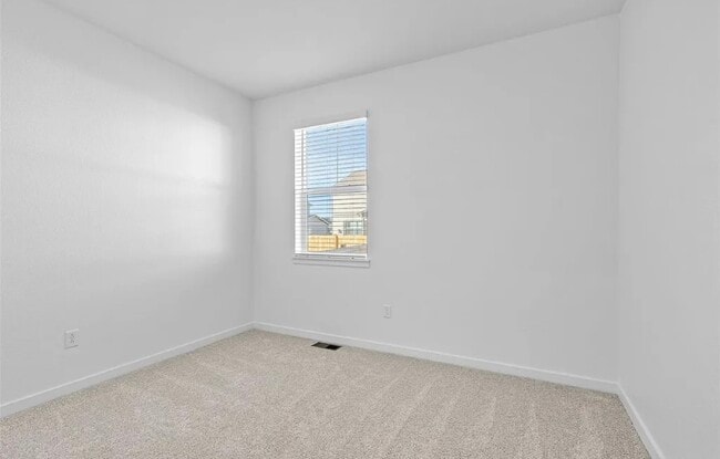 Building Photo - Private bathroom room 5