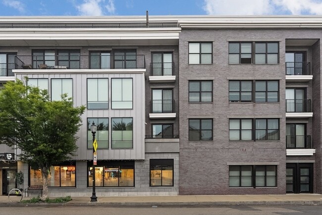 Building Photo - 150 W Broadway Unit 23