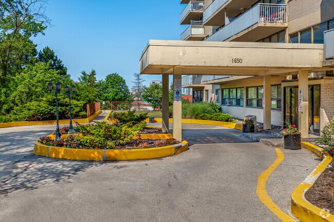 Entrance - Sunrise Towers