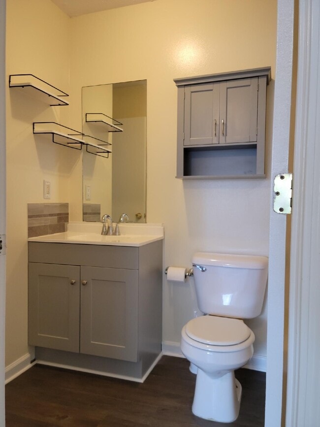 Photo - 209 E Wilson St