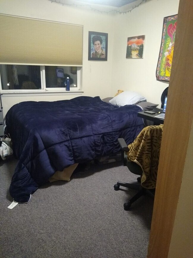 Photo - Preleasing, 4 Bedroom Townhouse just minut...