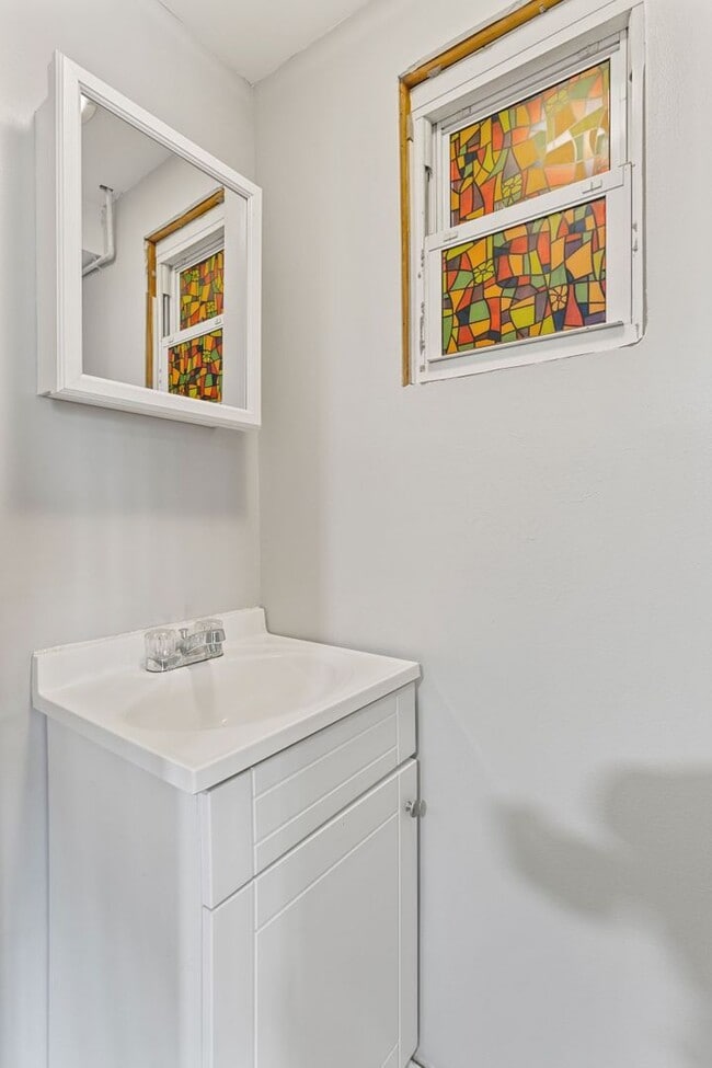 Photo - 147 Amabell St