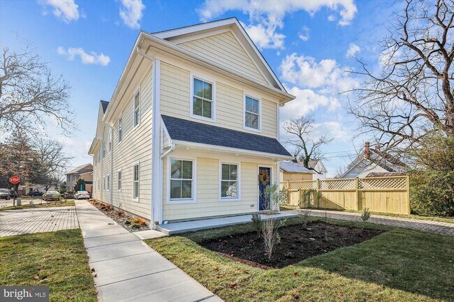 Photo - 607 North St