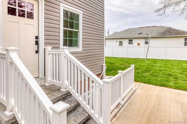 Photo - 1953 Freeman Ave