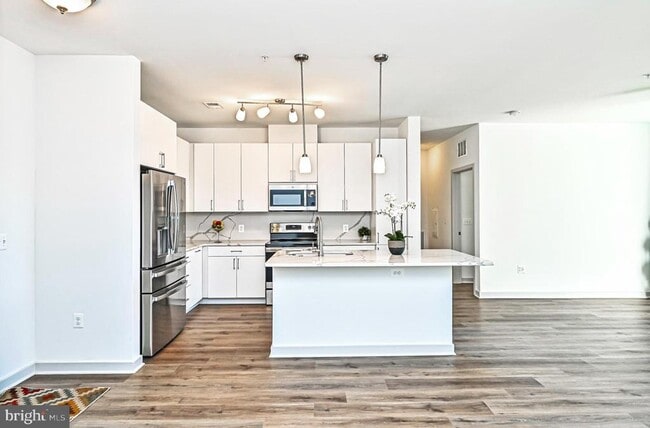 Building Photo - 10755 Fairgrounds Dr Unit 126