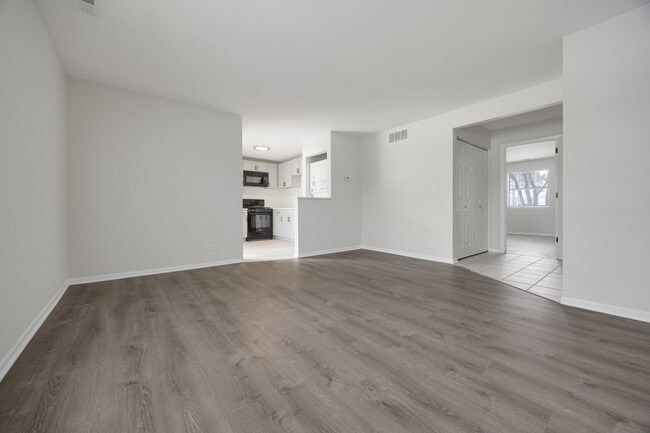 Photo - 21 N Park Blvd Unit B