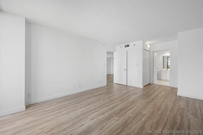 Photo - 3300 NE 192 St Unit 915