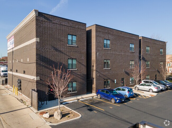 Photo - 4015 N Narragansett Ave