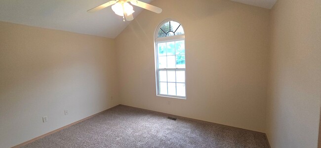 Photo - 3 Bedroom 2 Baths, Close to MSU!  $1395!