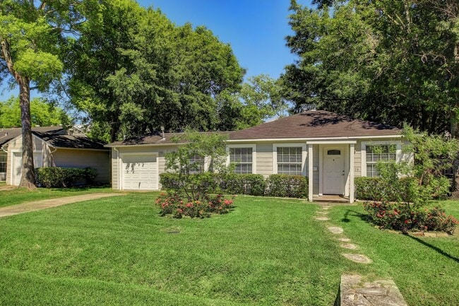 Photo - 1516 Story St