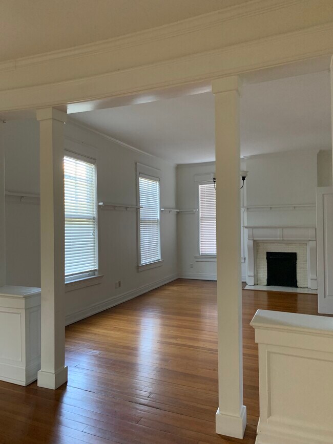 Apt 2 dining room