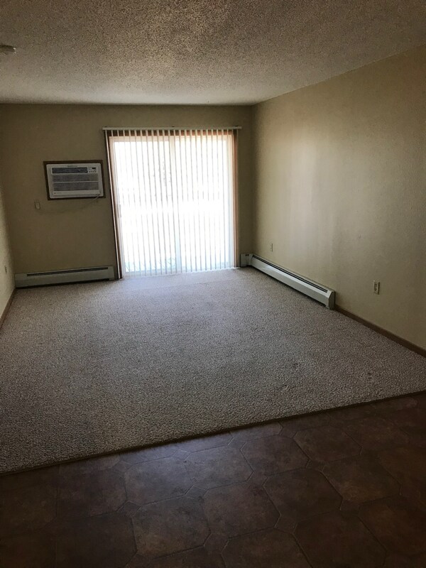 Photo - 902 S Douglas St