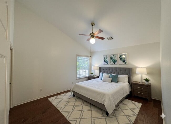 Photo - 1811 W 39th St