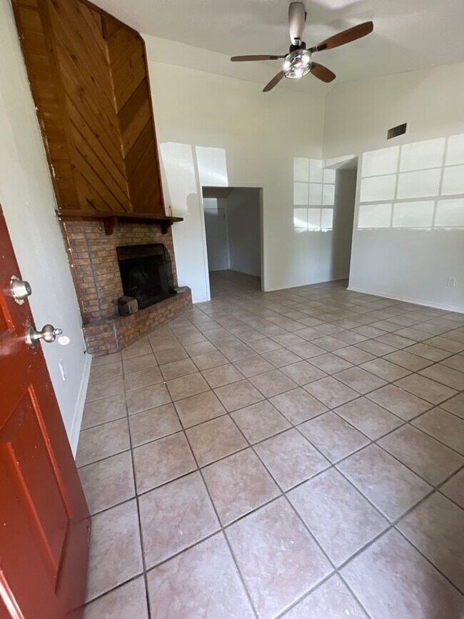 Photo - Western Hills 3 Bedroom Home