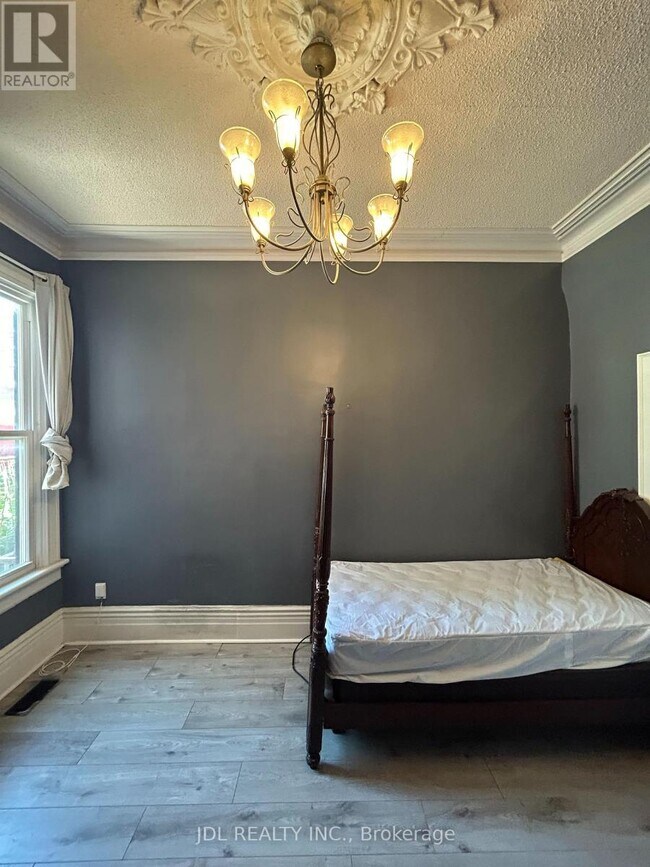 Photo - 137 Denison Ave
