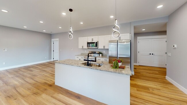 Photo - 1209 Hedge Ave