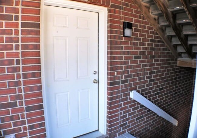 Photo - $2,695 |ROOMATE WANTED| 4 Bedroom, 2 Bathroom 2nd Floor Condo | Available for a January 5th, 2026...