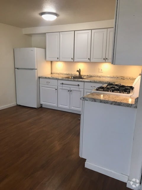 Building Photo - 1837 C St Rental