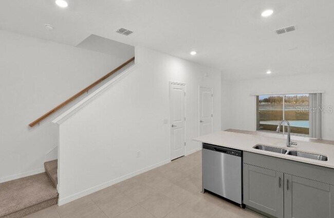 Photo - 2025 Viewfinder St