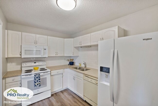 Photo - 2 Bedroom Townhome In Eagan