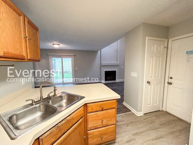 Photo - 1336 Yorkshire Ln