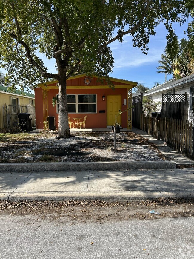 Building Photo - 113 S K St Rental