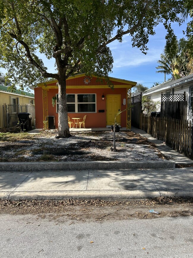 Photo - 113 S K St Townhome