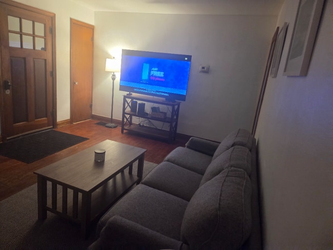 Photo - 465 Randolph Ave