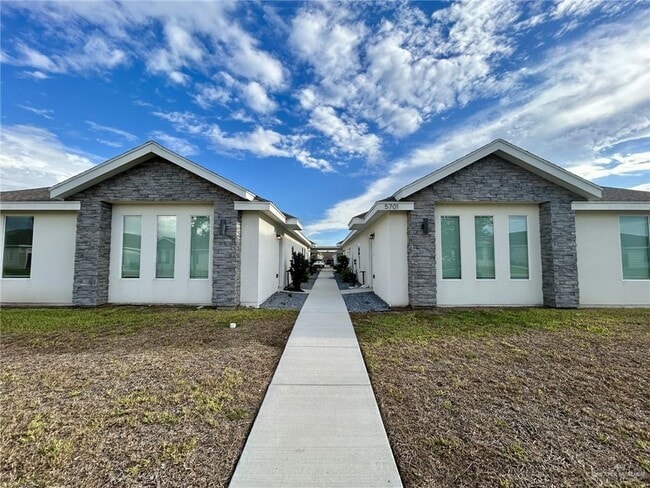 Building Photo - 8 Quail Ave Unit 3
