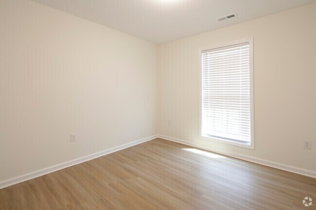 2BR,2BA -1,100SF - 2nd Bedroom