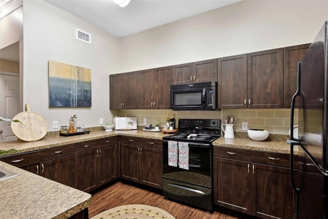 Building Photo - 6607 Brodie Ln Unit a1.521