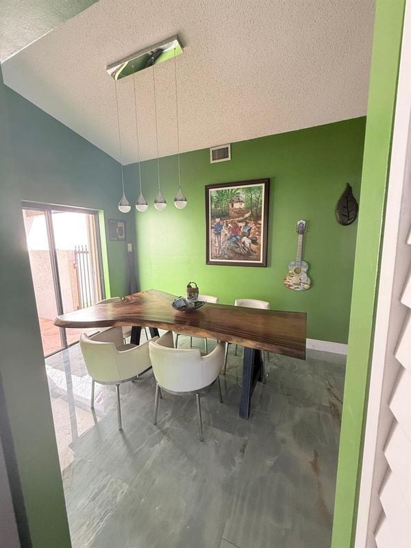 Photo - 11 Capitol Ct