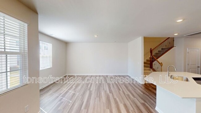 Photo - 1668 Wren Crk Rd