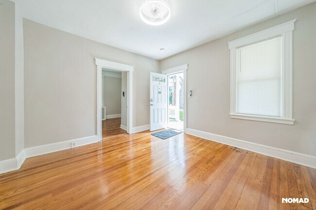 Photo - 28 Hollow Wood Ln Casa