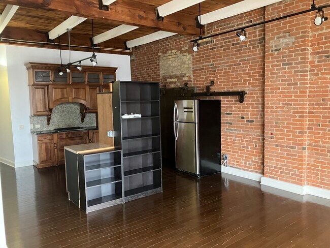 Photo - 60 S River St