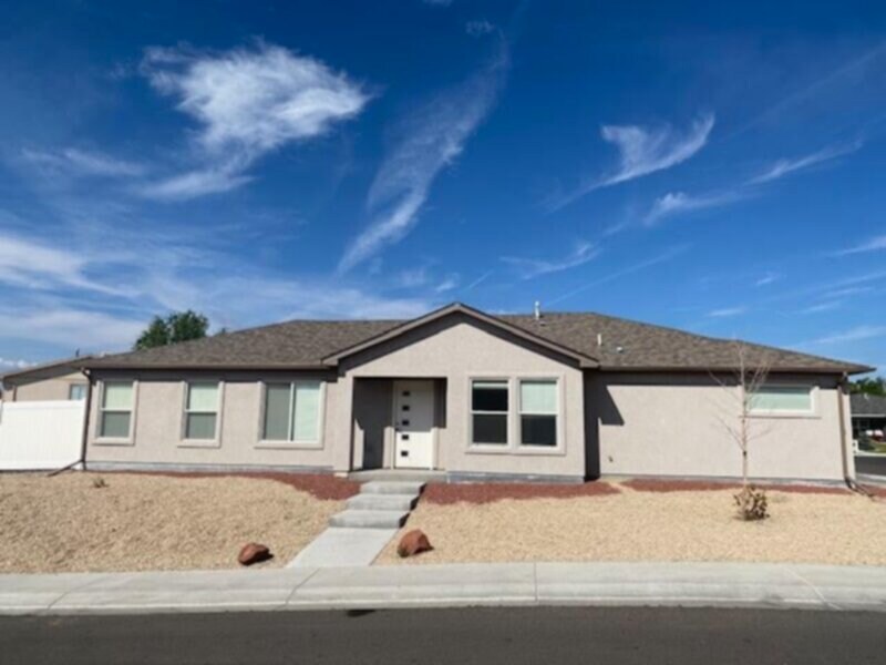Stunning Rancher Built in 2021!! - Stunning Rancher Built in 2021!! House