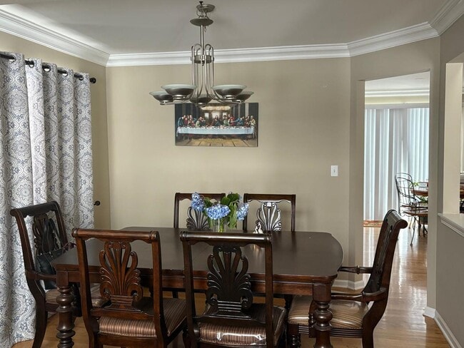 Photo - 1375 Burnett Dr