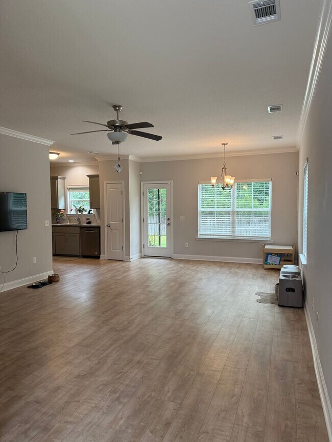 Photo - FOR RENT