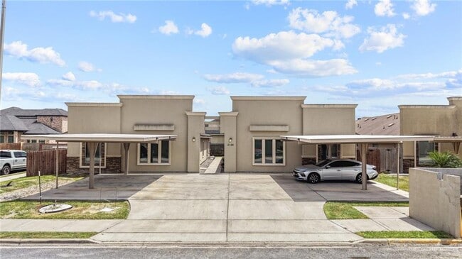 Building Photo - 18 Taxco Ct Unit 4