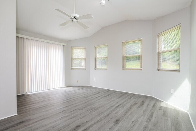 Photo - Charming 3 Bedroom