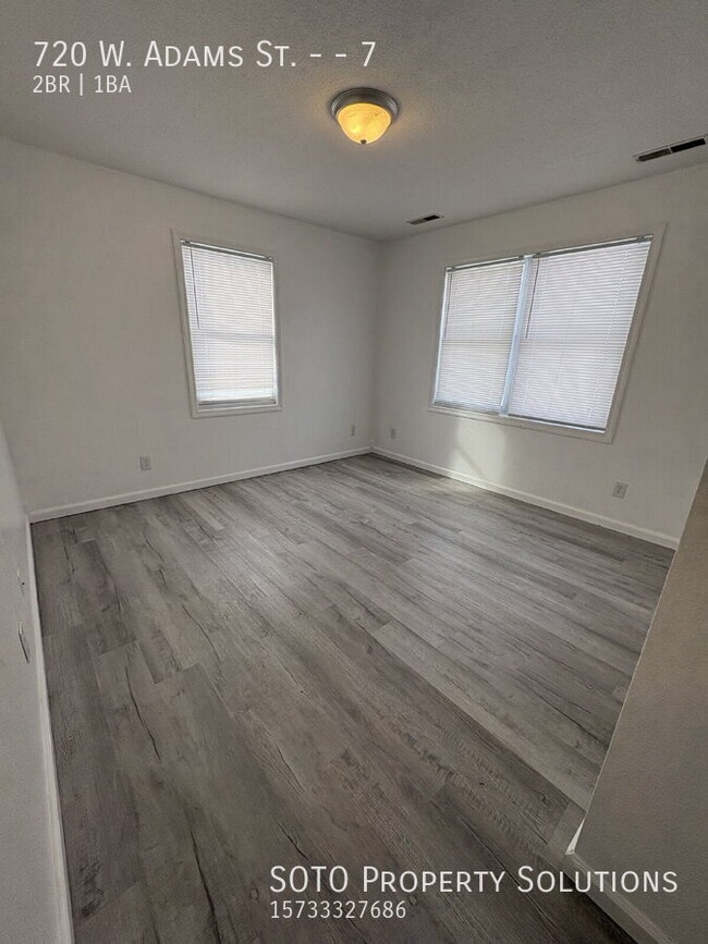 Photo - 720 W Adams St Unit 7