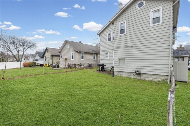 Photo - 127 E Pine St