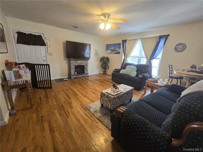 Photo - 105 N Montgomery St Unidad B3  4