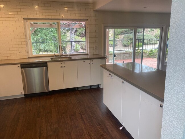 Photo - Mission Oaks