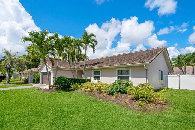 Photo - 7661 W Country Club Blvd