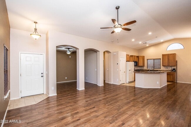 Photo - 44629 W Santa Fe St