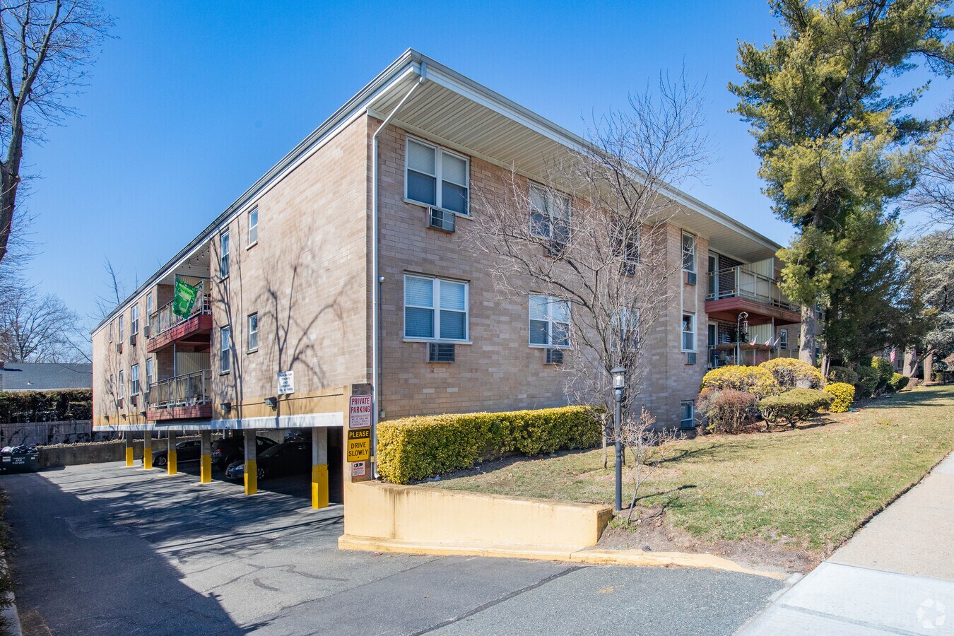 Lynbrook 44 - Lynbrook 44