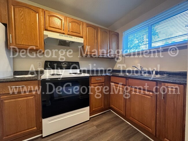 Photo - Woodside Court Apartments